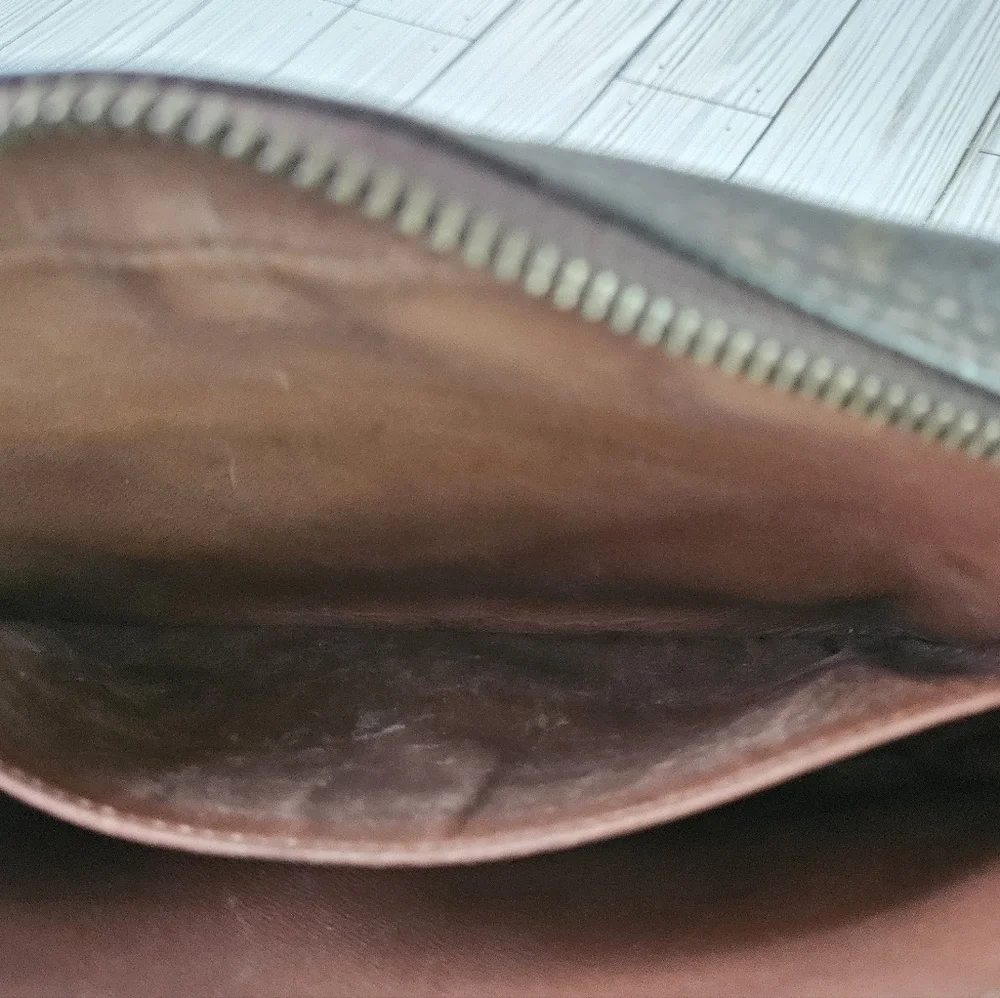 Louis Vuitton 1989 Compiege 23 Clutch Handbag in Monogram Canvas and Leather - Picture 12 of 16